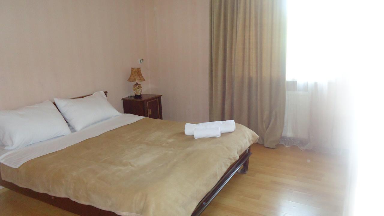 Hotel Georgia ゴリ エクステリア 写真